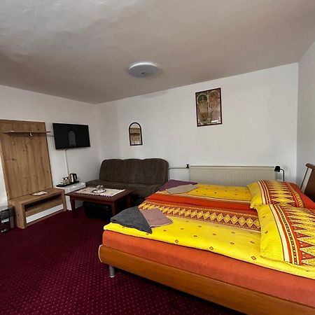 Hotel Penzion Rozalia à Košice Extérieur photo