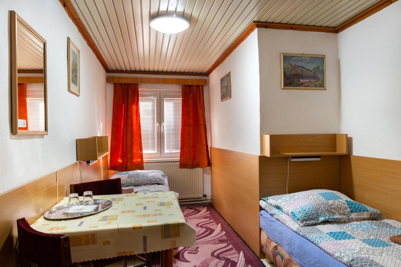 Hotel Penzion Rozalia à Košice Extérieur photo