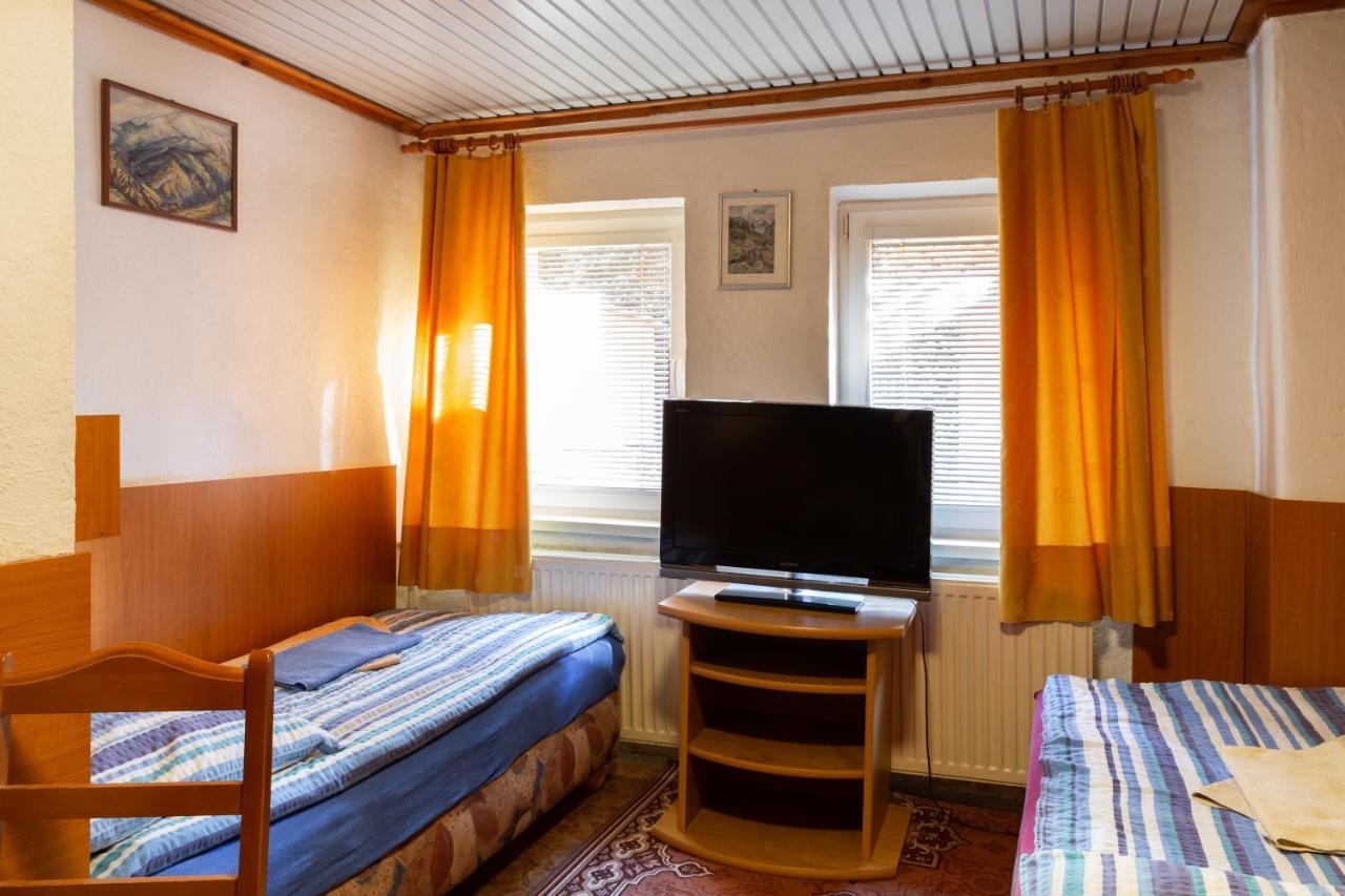 Hotel Penzion Rozalia à Košice Extérieur photo