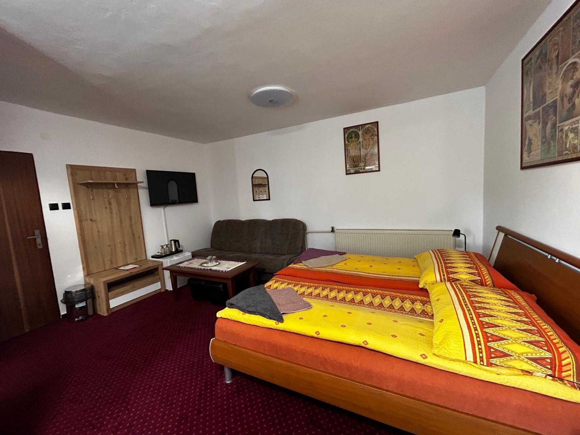 Hotel Penzion Rozalia à Košice Extérieur photo