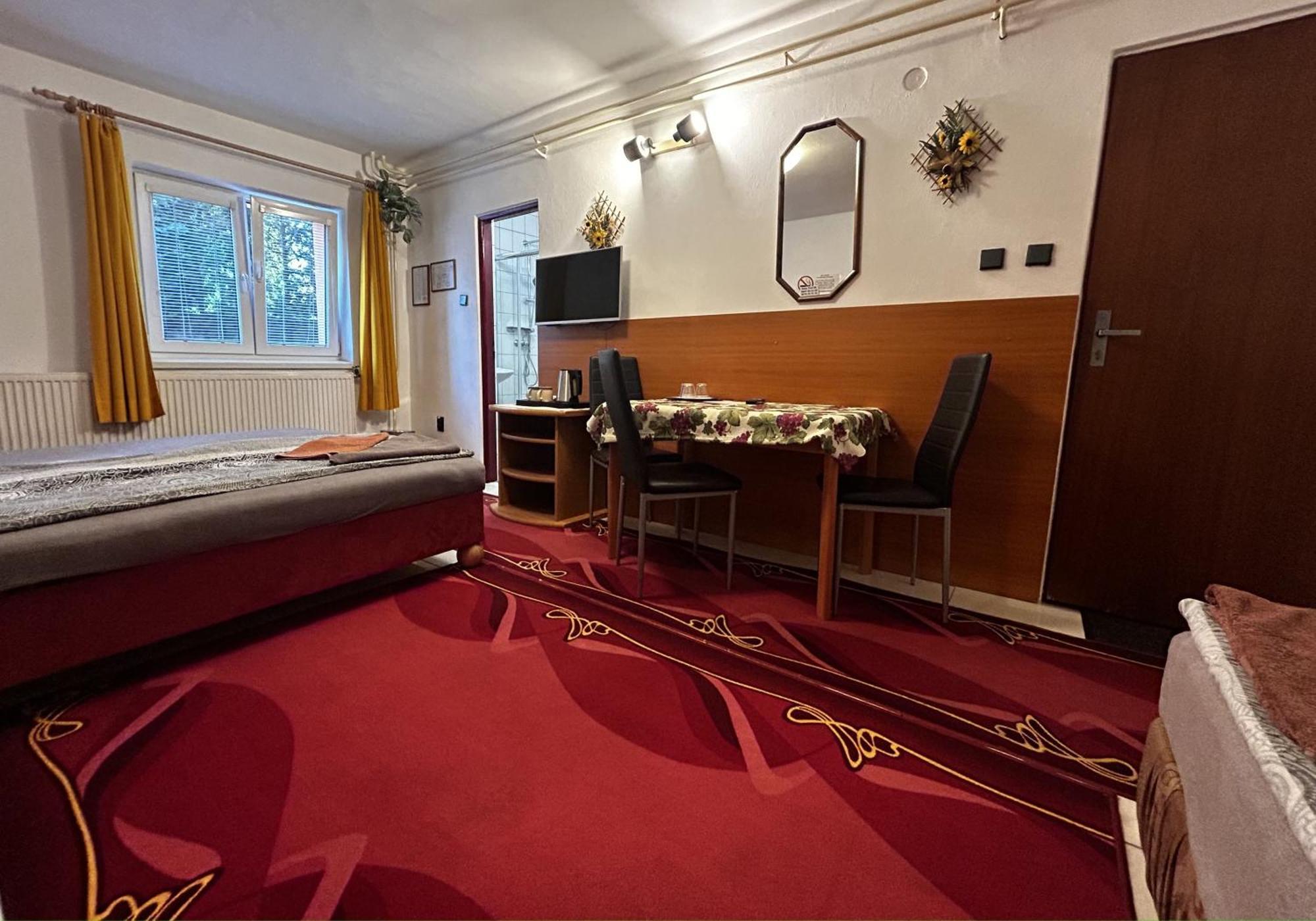 Hotel Penzion Rozalia à Košice Extérieur photo